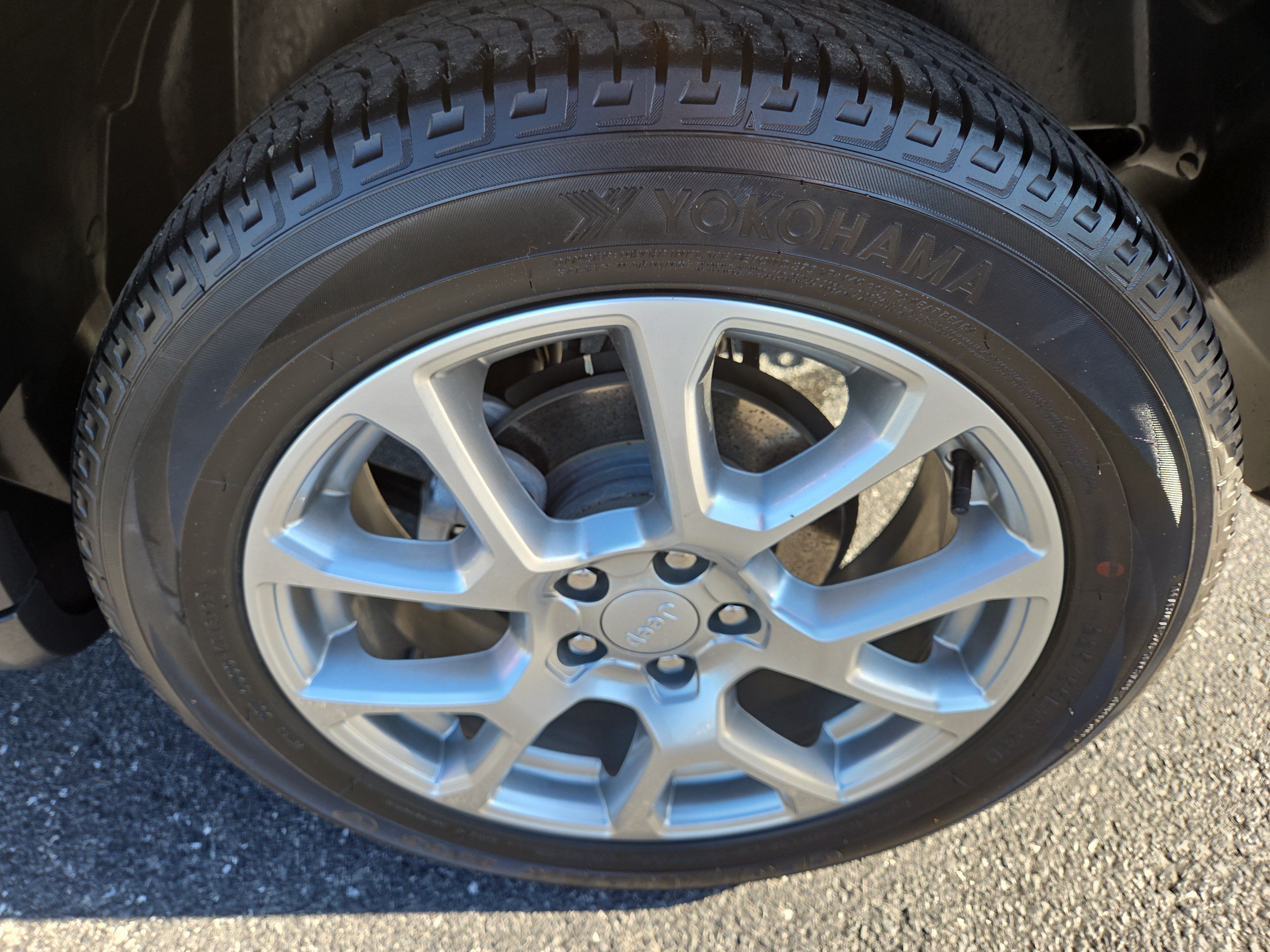 Certified 2024 Jeep Compass Latitude AWD/4WD image 12