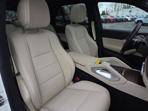 Used 2025 Mercedes-Benz GLE 450 4MATIC image 25