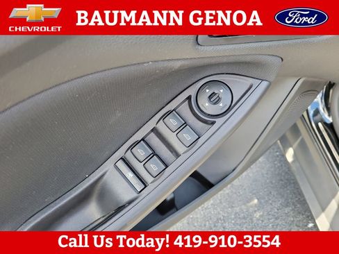 Used 2015 Ford Focus SE FWD image 11