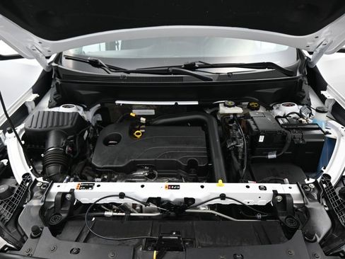 Used 2024 GMC Terrain SLE image 17