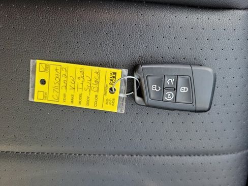 Used 2022 Volkswagen Tiguan SE image 39