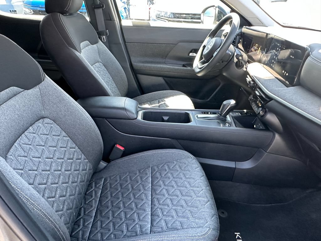 Used 2026 Nissan Kicks SV FWD image 16