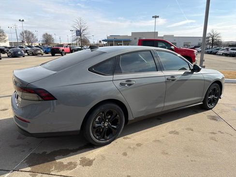 New 2025 Honda Accord SE image 5