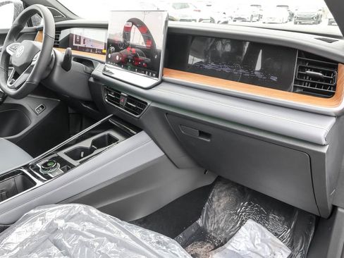 New 2026 Volkswagen Tiguan SEL R-Line image 45