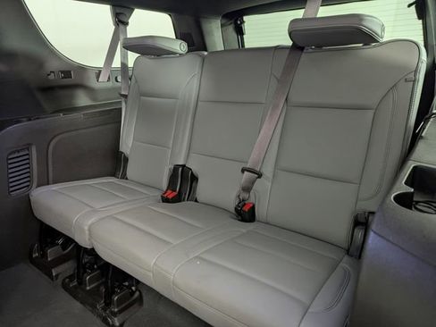 Used 2021 GMC Yukon XL SLT w/ Rear Media and Nav Package image 18