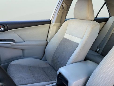 Used 2012 Toyota Camry XLE w/ Convenience Pkg image 13