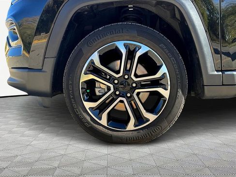 Used 2022 Jeep Compass Limited image 9