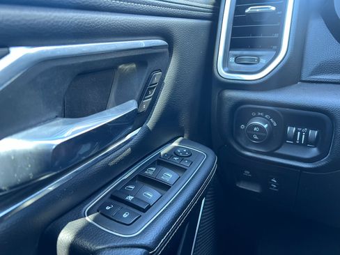 Used 2023 RAM 1500 Laramie AWD/4WD image 19