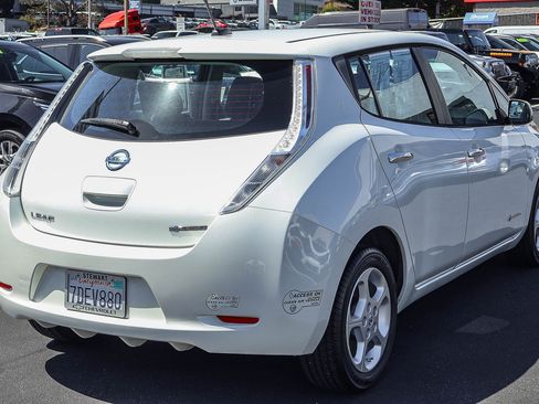 Used 2013 Nissan Leaf SV w/ LED & Quick Charge Pkg FWD image 19