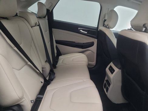 Used 2018 Ford Edge Titanium w/ Technology Package FWD image 19