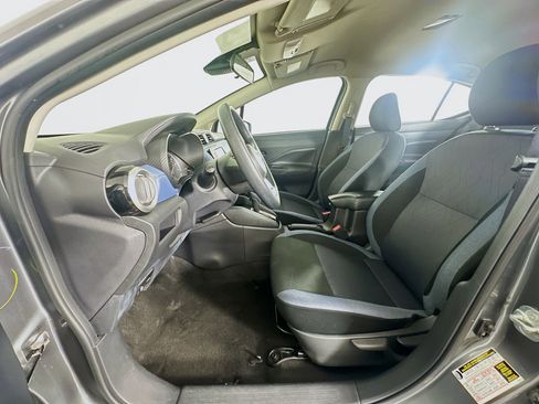 Used 2025 Nissan Versa SV FWD image 13
