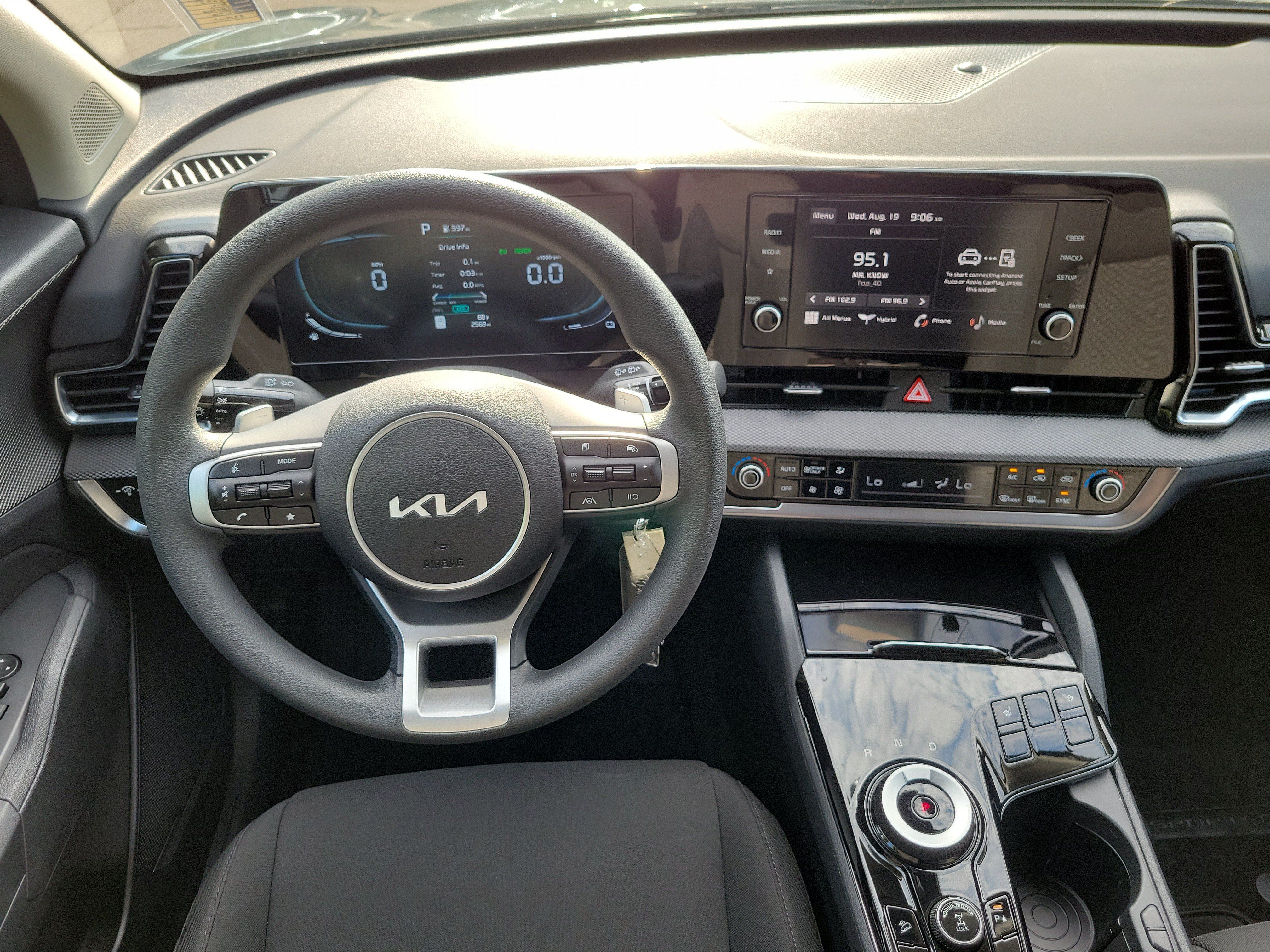 Certified 2025 Kia Sportage LX AWD/4WD image 16