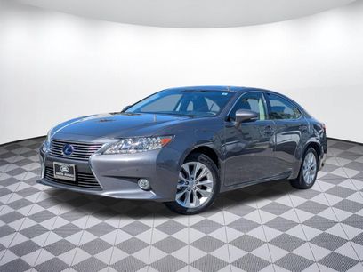 Used 2013 Lexus ES 300h w/ Luxury Pkg
