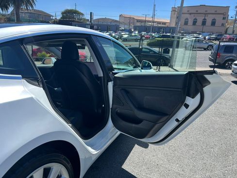 Used 2020 Tesla Model 3 Long Range AWD/4WD image 33