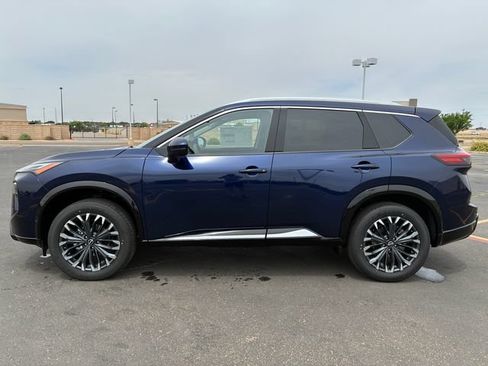 New 2026 Nissan Rogue Platinum AWD/4WD image 3