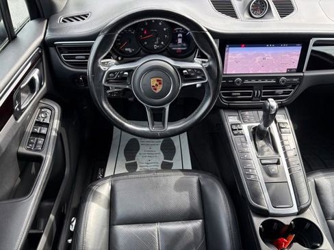 Used 2021 Porsche Macan w/ Premium Package AWD/4WD image 12