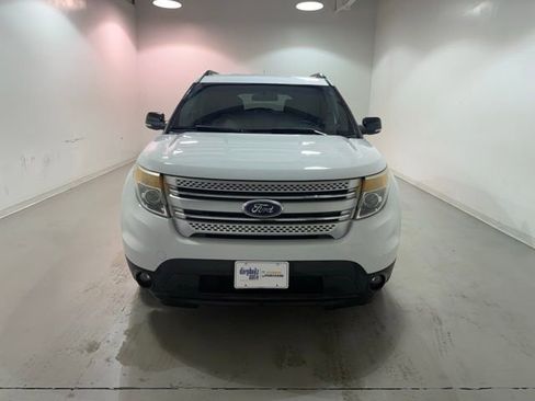 Used 2014 Ford Explorer XLT image 2