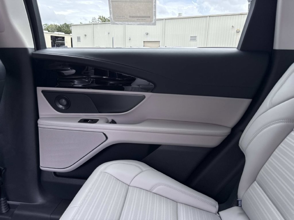 New 2026 Lincoln Nautilus Reserve AWD/4WD image 15