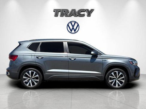 Used 2023 Volkswagen Taos SE FWD image 3