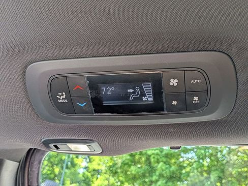 Used 2020 Chrysler Pacifica Limited w/ Advanced Safetytec Group FWD image 27