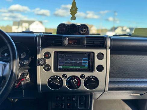 Used 2010 Toyota FJ Cruiser 4WD image 24