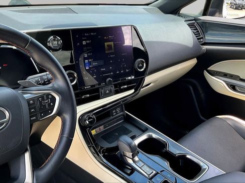 Used 2024 Lexus NX 250 FWD image 7