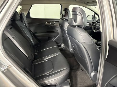 Used 2024 Kia Sportage EX FWD image 19