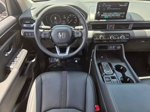Certified 2025 Honda Pilot EX-L image 12