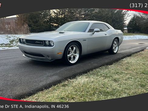 Used 2012 Dodge Challenger R/T image 1