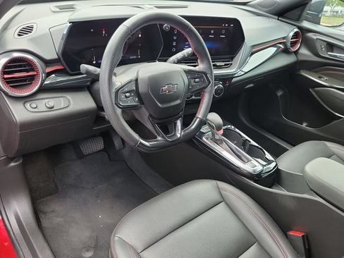 Used 2024 Chevrolet Trax RS w/ Driver Confidence Package FWD image 18