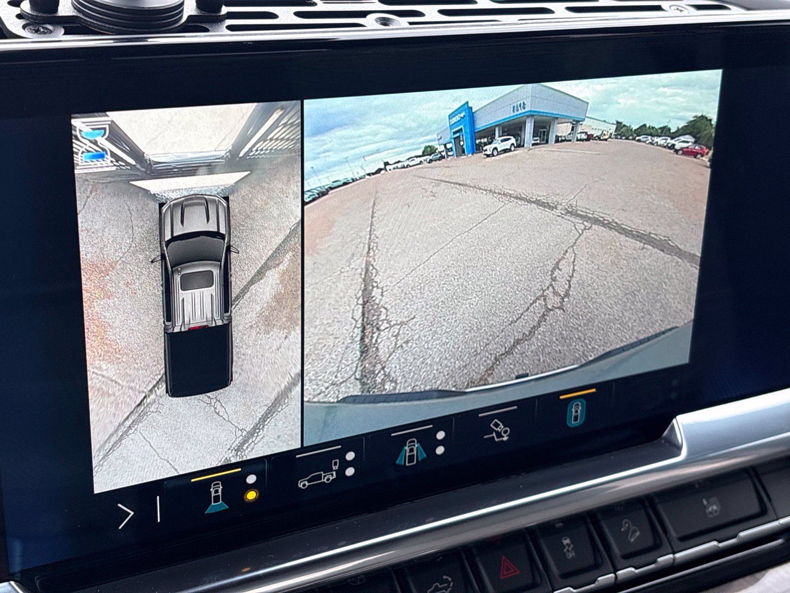 Used 2023 Chevrolet Silverado 1500 LTZ AWD/4WD image 26