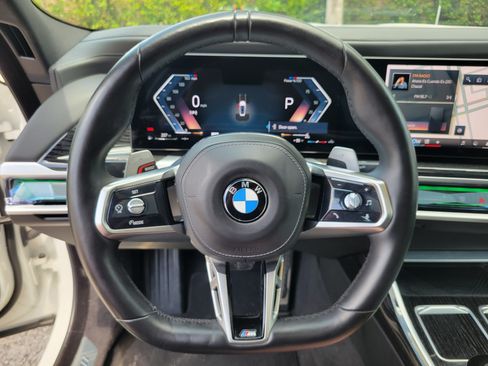 Used 2025 BMW 740i xDrive AWD/4WD image 25