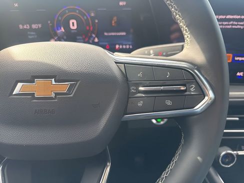 Used 2024 Chevrolet Traverse LT FWD image 15