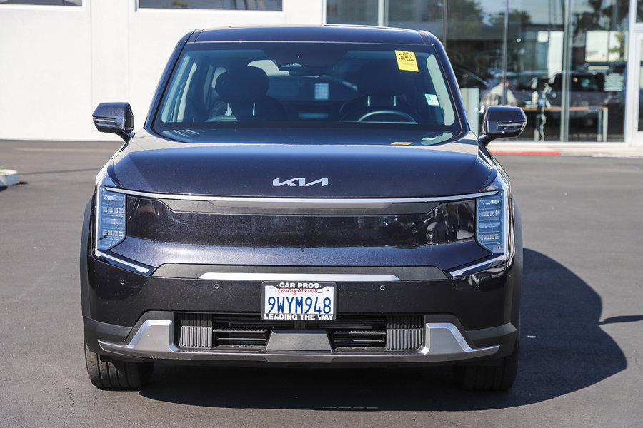 Used 2026 Kia EV9 Light RWD image 2