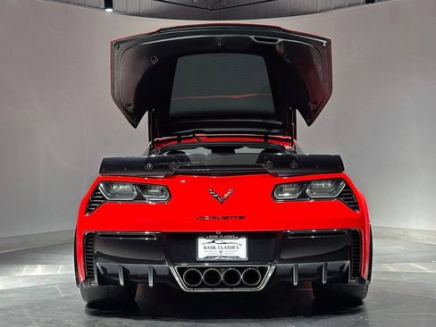 Used 2016 Chevrolet Corvette Z06 w/ Z07 Performance Package RWD image 29