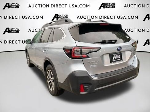 Used 2021 Subaru Outback Premium image 12