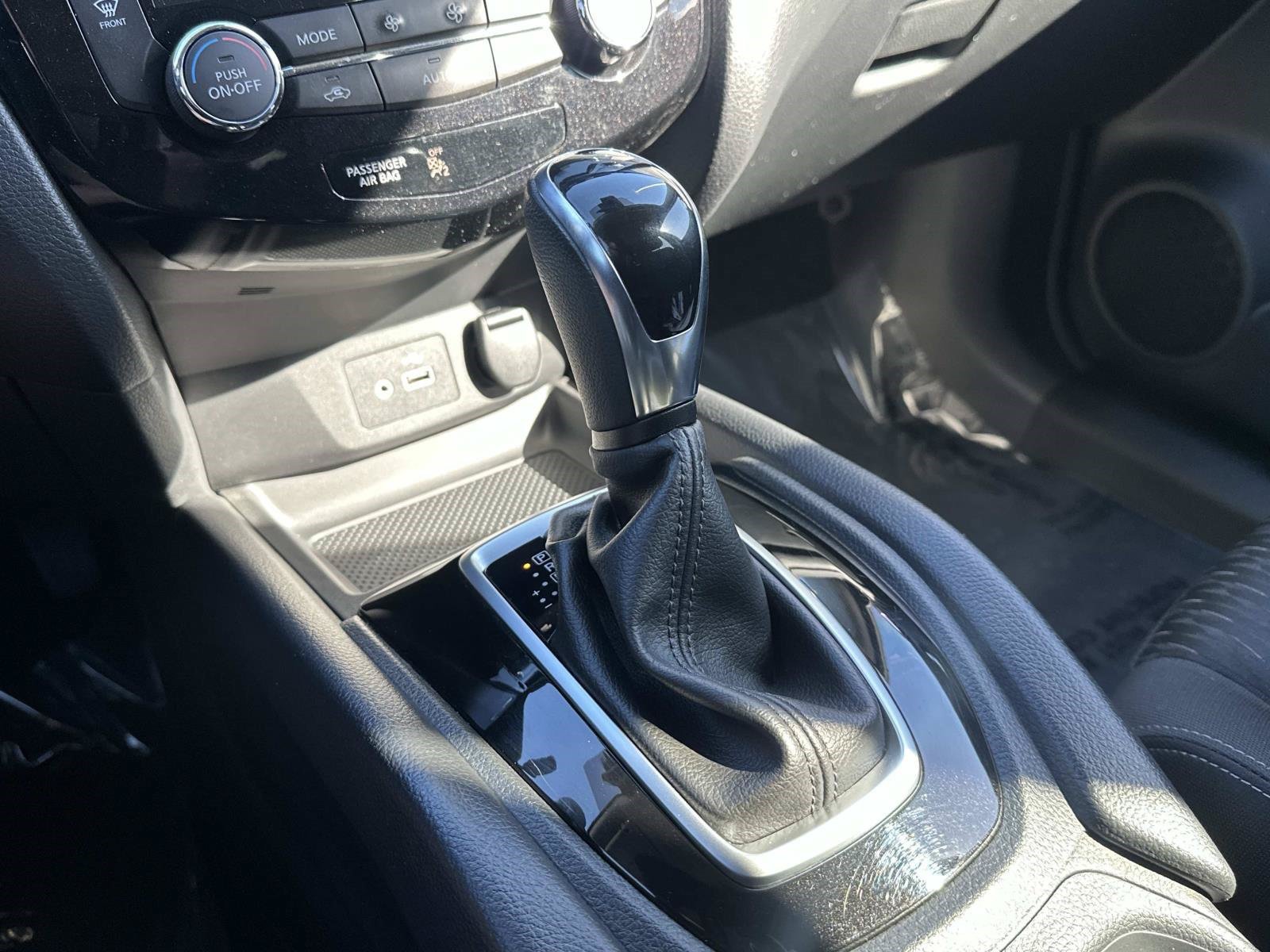 Used 2019 Nissan Rogue SV FWD image 34