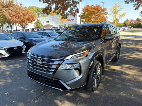 New 2026 Nissan Rogue Platinum image 3