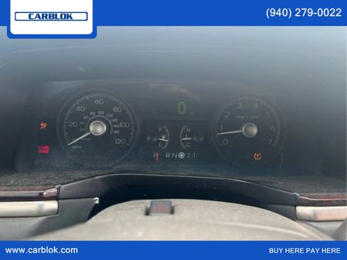 Used 2011 Lincoln Town Car Signature Limited w/ Continental Edition Pkg image 20