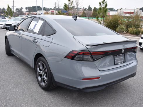 Certified 2025 Honda Accord SE image 7