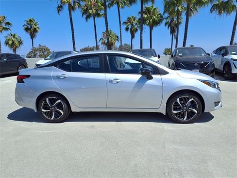 New 2025 Nissan Versa SR w/ Trunk Package image 4