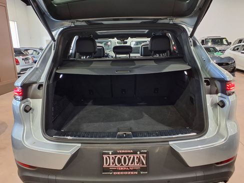 Used 2024 Porsche Cayenne AWD/4WD image 19