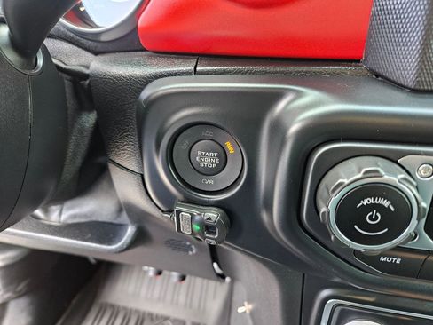 Used 2020 Jeep Gladiator Rubicon AWD/4WD image 22