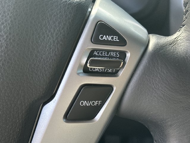 Used 2018 Nissan Titan SL w/ Chrome Package RWD image 25