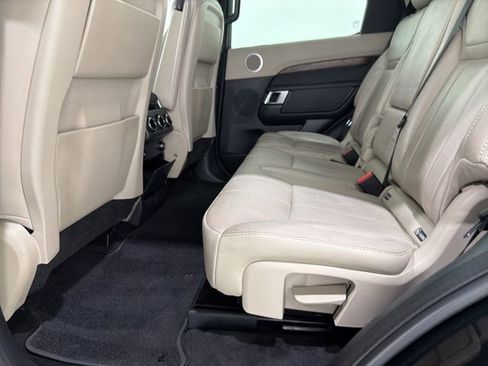 Used 2019 Land Rover Discovery HSE AWD/4WD image 17