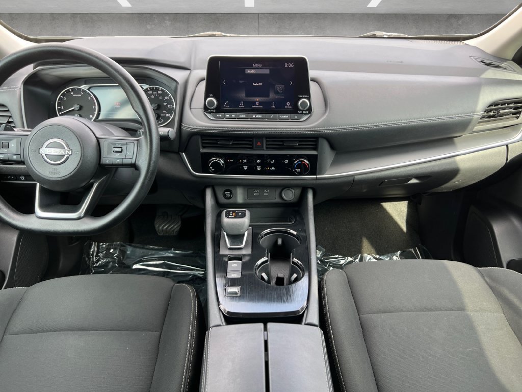 Used 2024 Nissan Rogue S FWD image 3