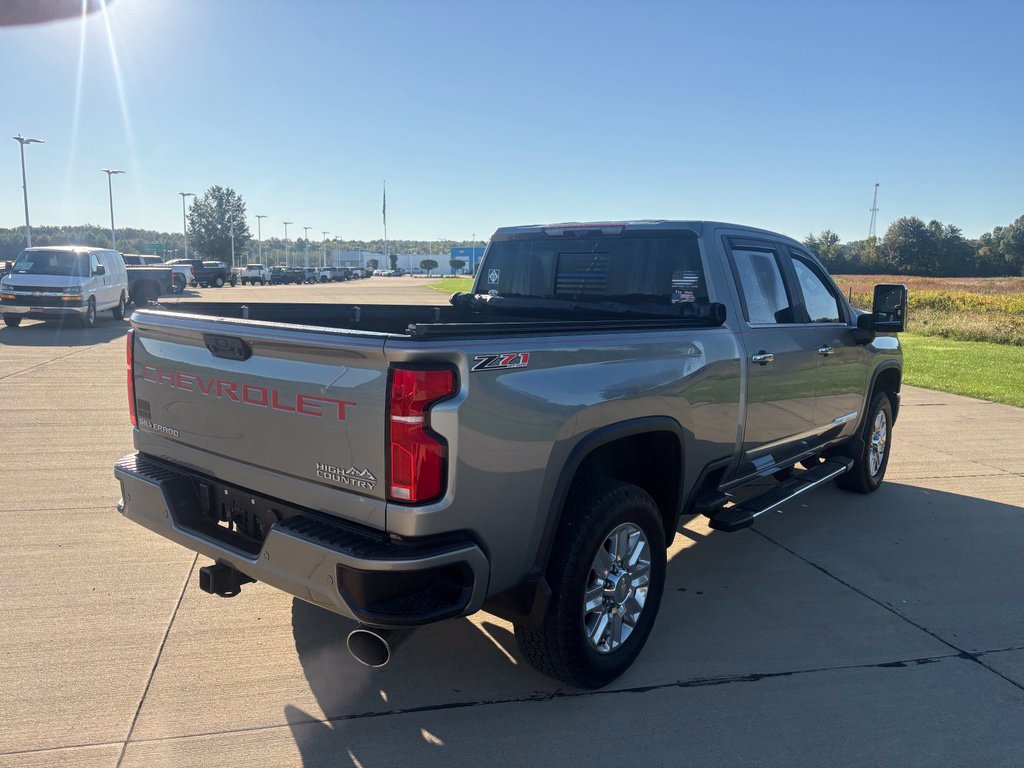Used 2024 Chevrolet Silverado 3500 High Country w/ High Country Premium Package AWD/4WD image 6