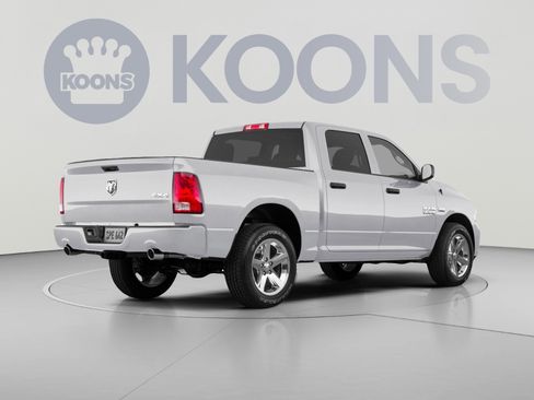 Used 2018 RAM 1500 ST w/ SXT Appearance Group AWD/4WD image 4
