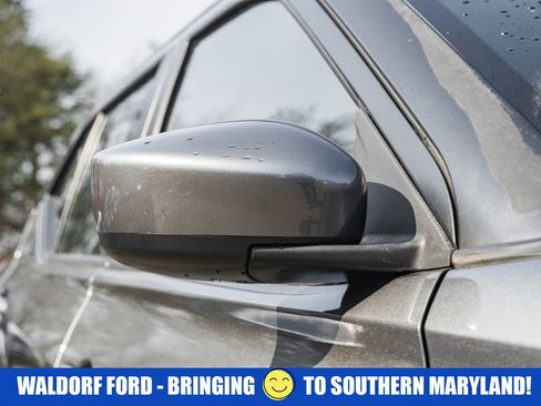 Used 2019 Nissan Kicks SV image 13