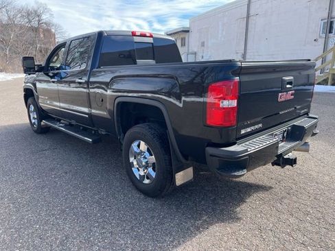 Used 2018 GMC Sierra 3500 Denali image 3
